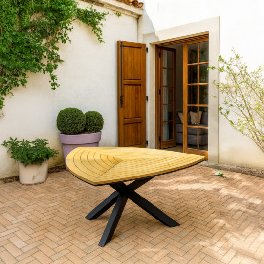 TAVOLO-GIARDINO-TRIANGOLARE-SUPERGA